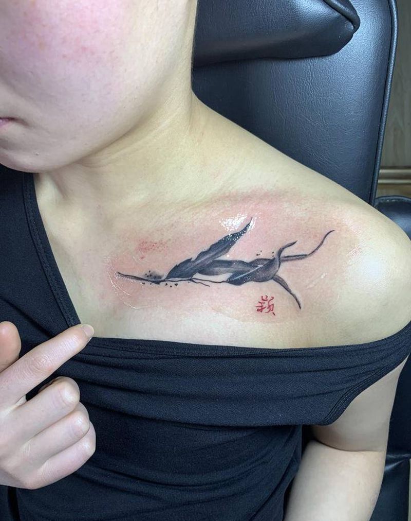 情侣纹身图片_胸部水墨新传统纹身图案