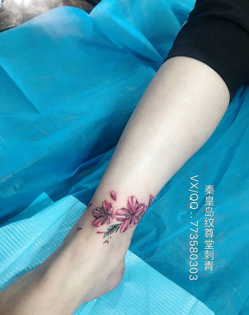 花纹身图片_脚部纹身图案