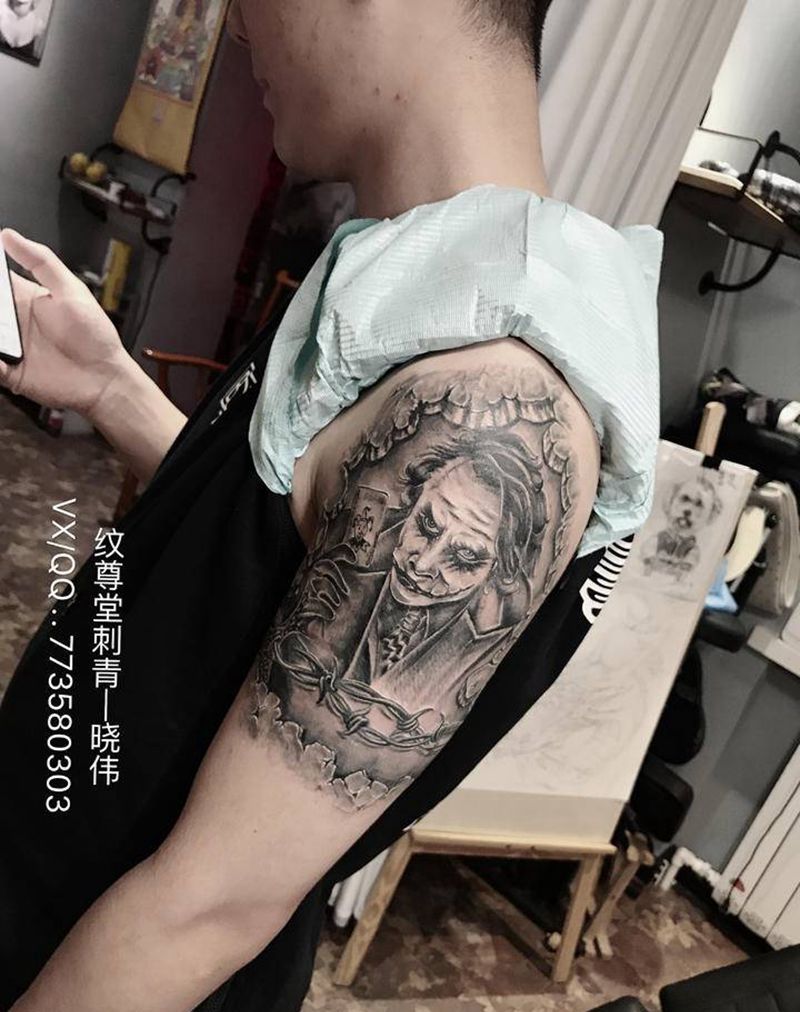 小丑纹身图片_手臂纹身图案