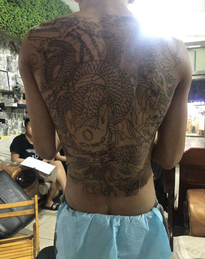九龙纹身图片_背部纹身图案