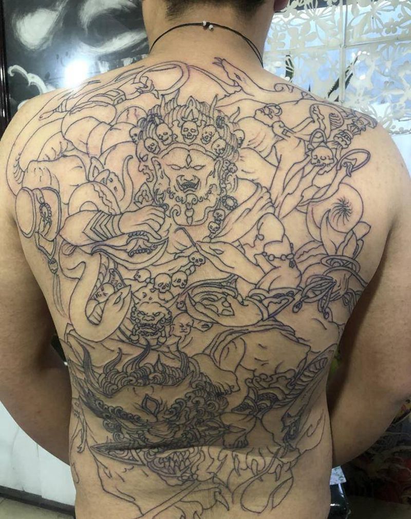 黑天纹身图片_背部纹身图案