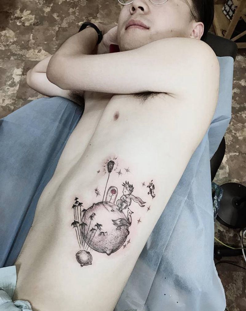 梦幻卡通纹身图片_腰部纹身图案