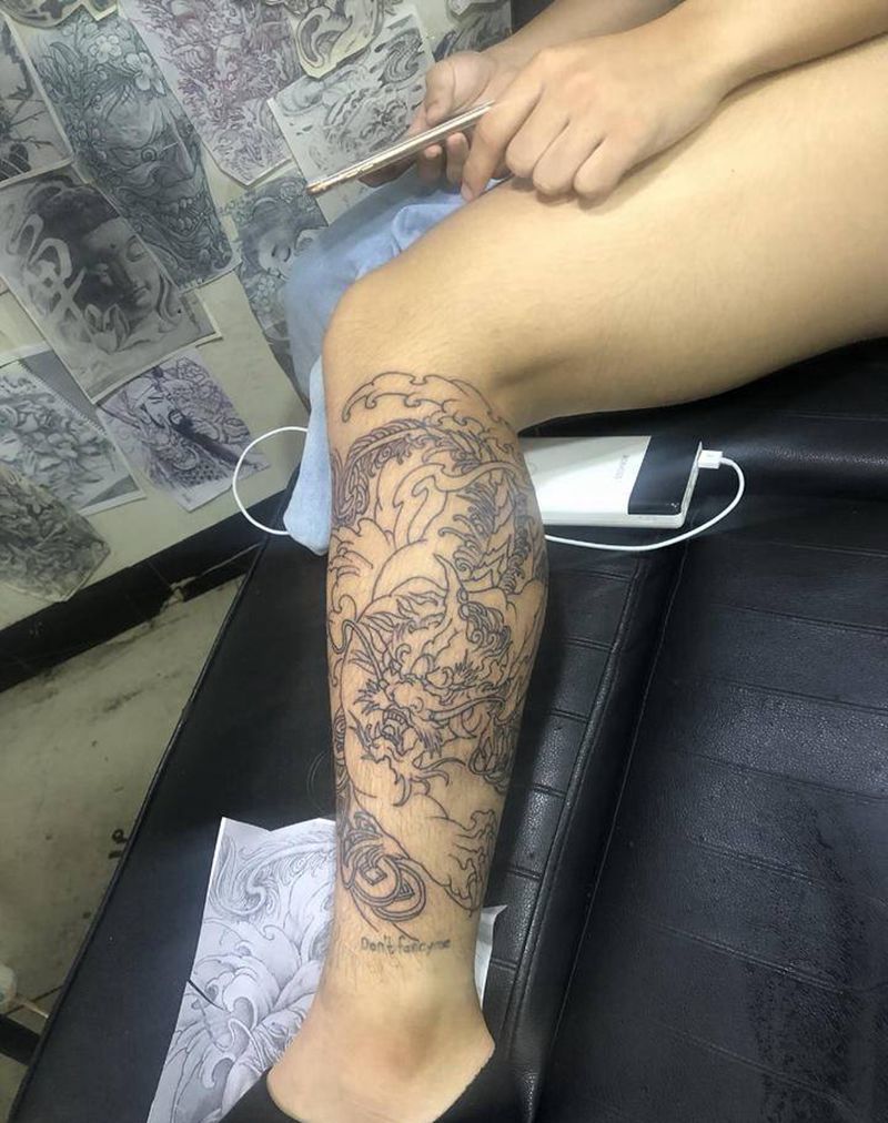 小腿外侧线条纹身图片_腿部纹身图案