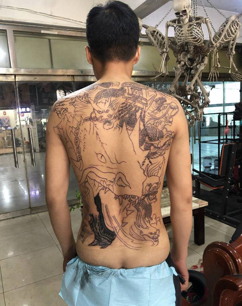 九龙纹身图片_背部纹身图案