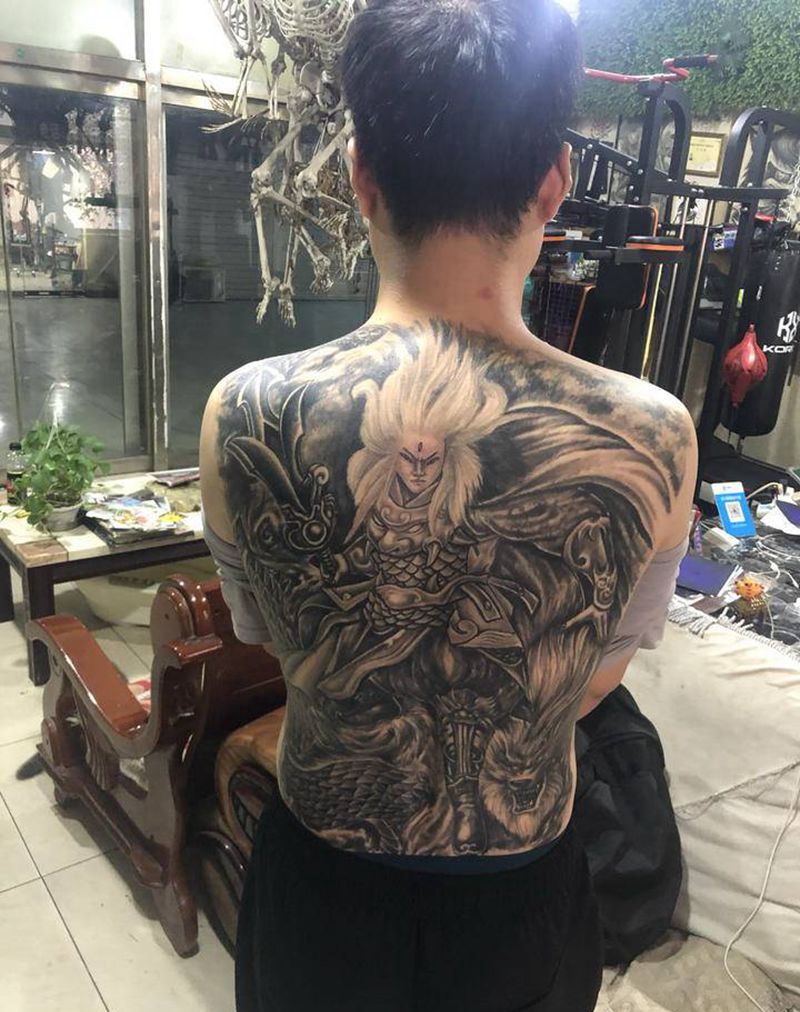 满背二郎神纹身图片_背部纹身图案