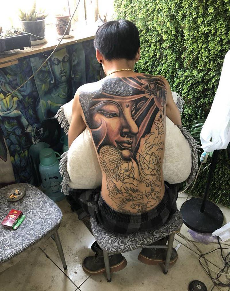 佛纹身图片_背部纹身图案