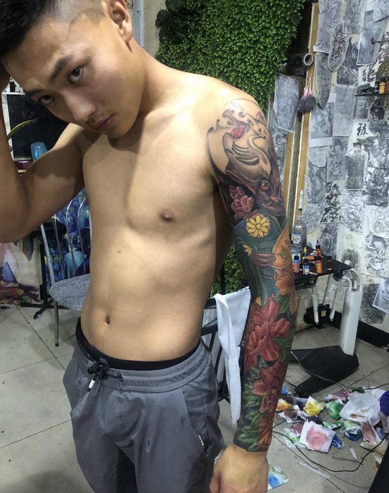 招财猫纹身图片_手臂纹身图案