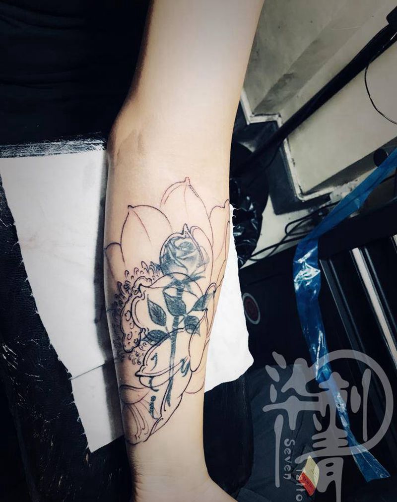 莲遮盖纹身图片_手臂新传统纹身图案