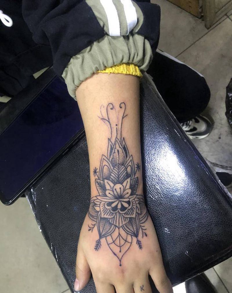 花纹身图片_手部纹身图案