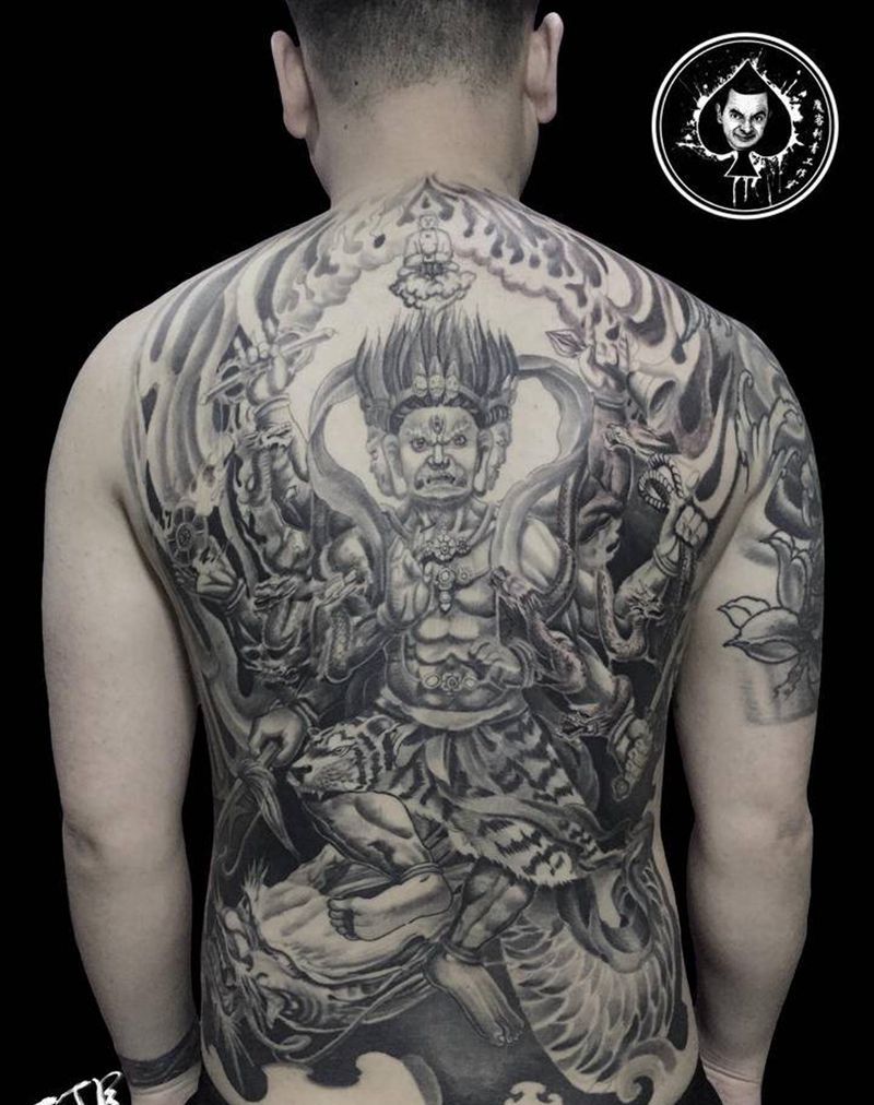 秽迹金刚纹身图片_背部新传统纹身图案