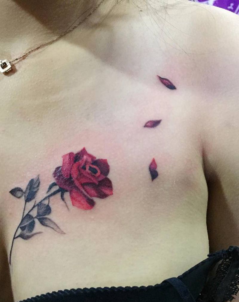 玫瑰花纹身图片_胸部New School纹身图案