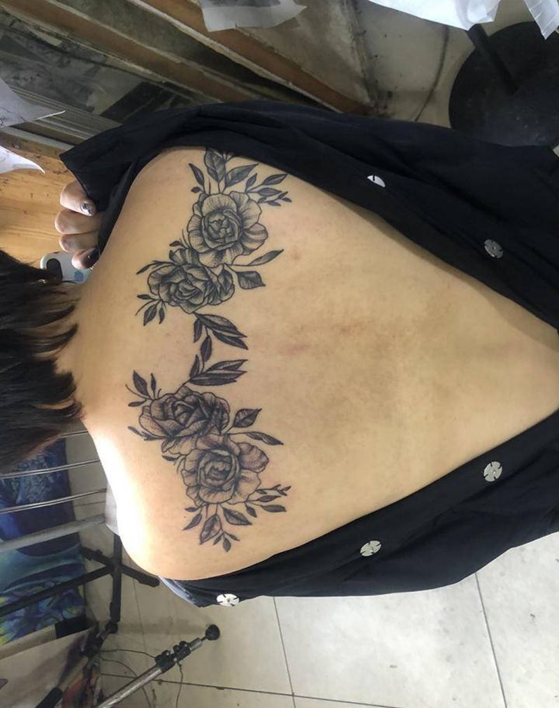 花纹身图片_肩部纹身图案