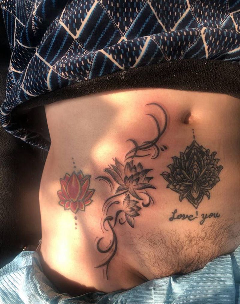 荷花纹身图片_腹部纹身图案