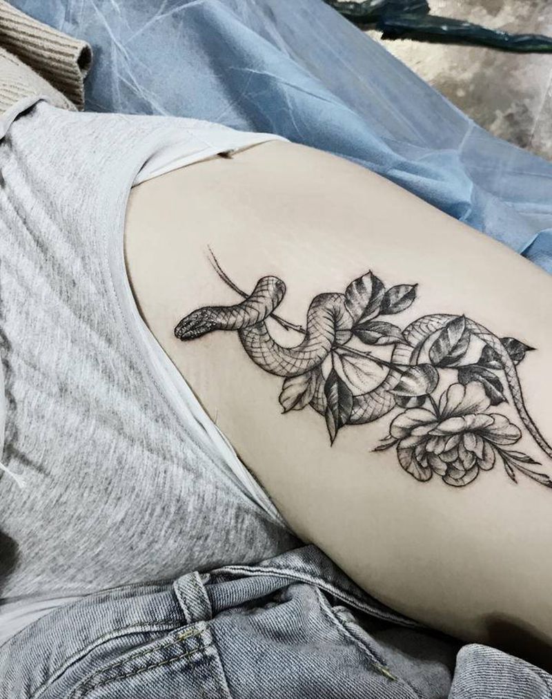 蛇纹身图片_腿部点刺纹身图案