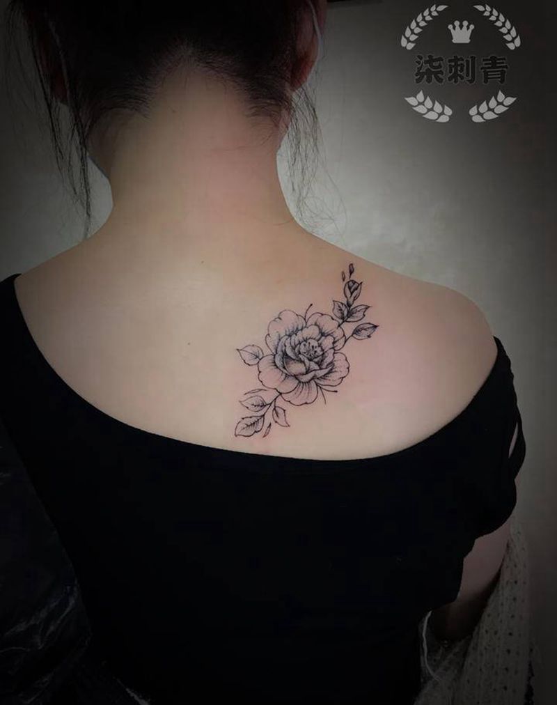 素花纹身图片_肩部胸部新传统纹身图案