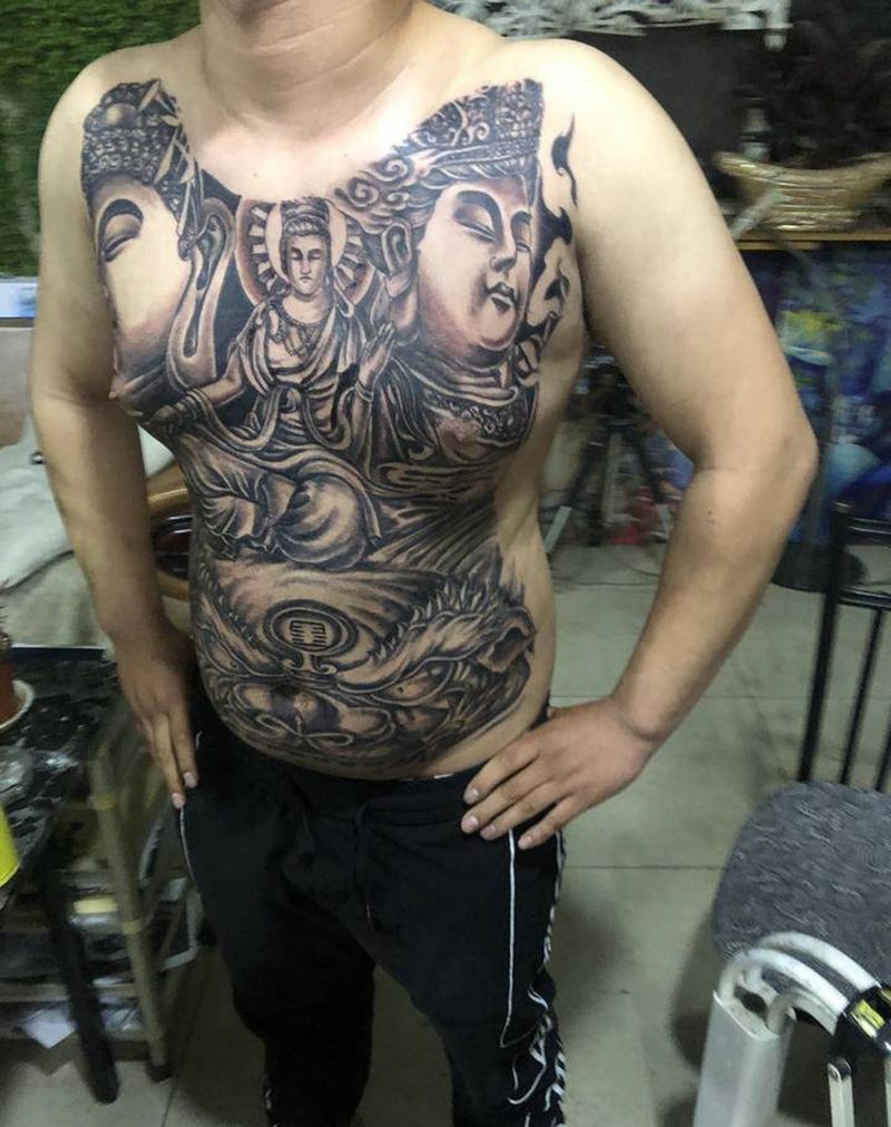 佛纹身图片_胸部纹身图案