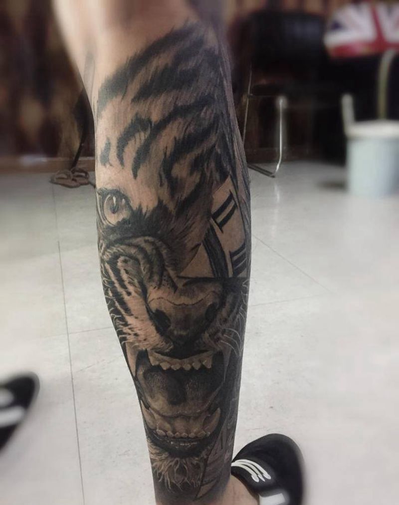 欧美花腿局部未完纹身图片_腿部欧美写实纹身图案