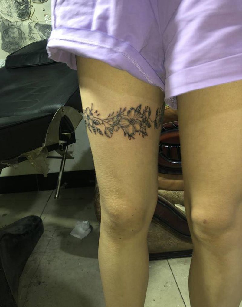 素花纹身图片_腿部纹身图案