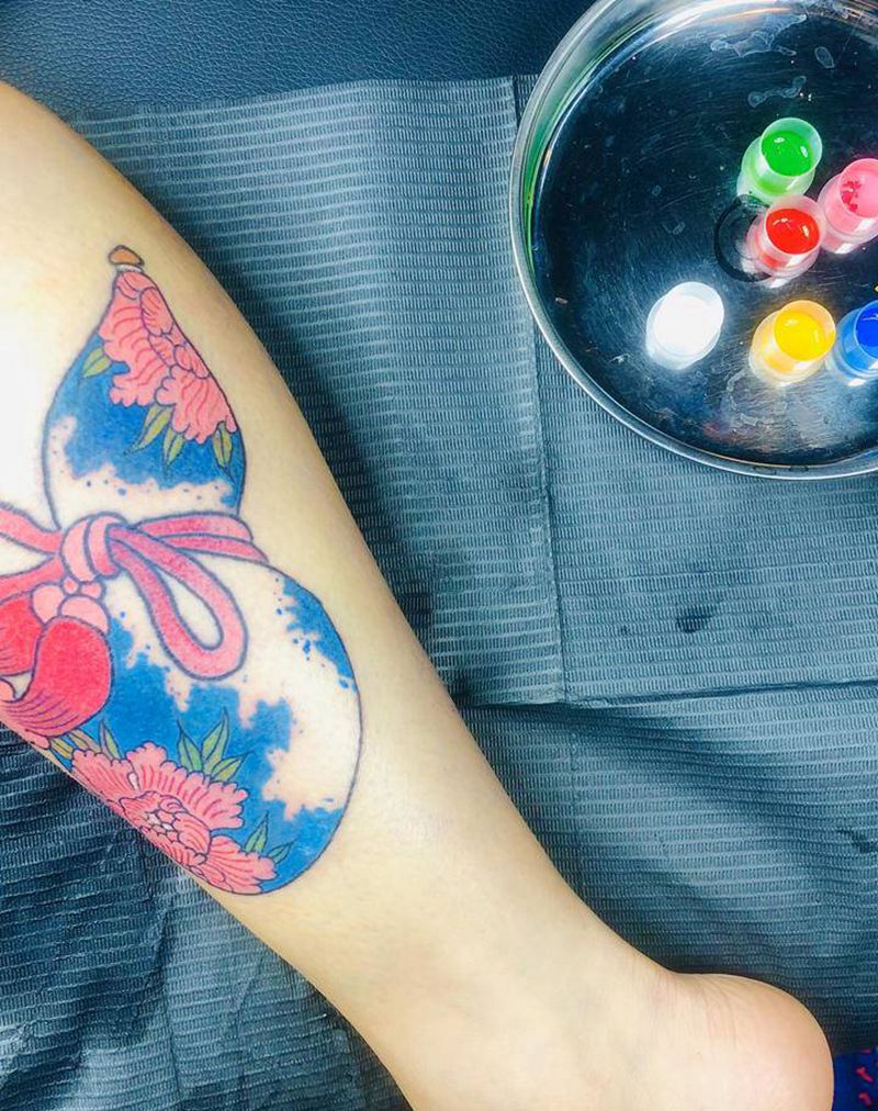 葫芦纹身图片_腿部老传统纹身图案