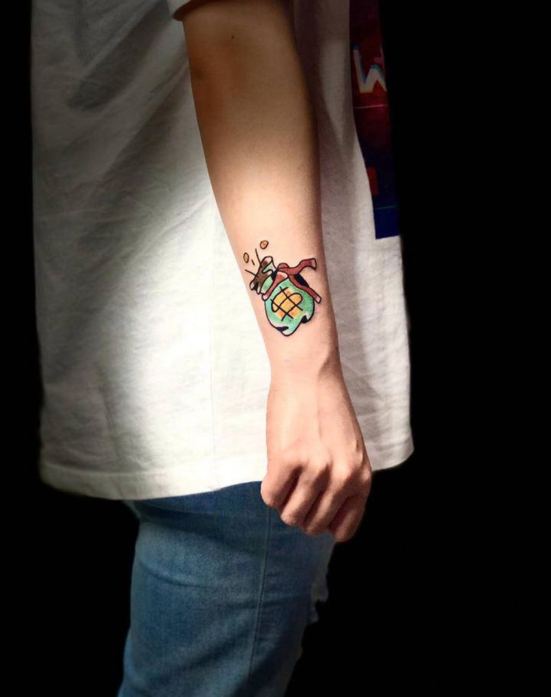 钱袋纹身图片_手部Old School纹身图案