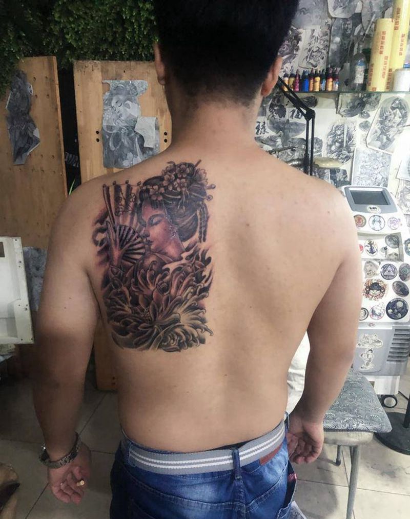 艺妓纹身图片_背部纹身图案