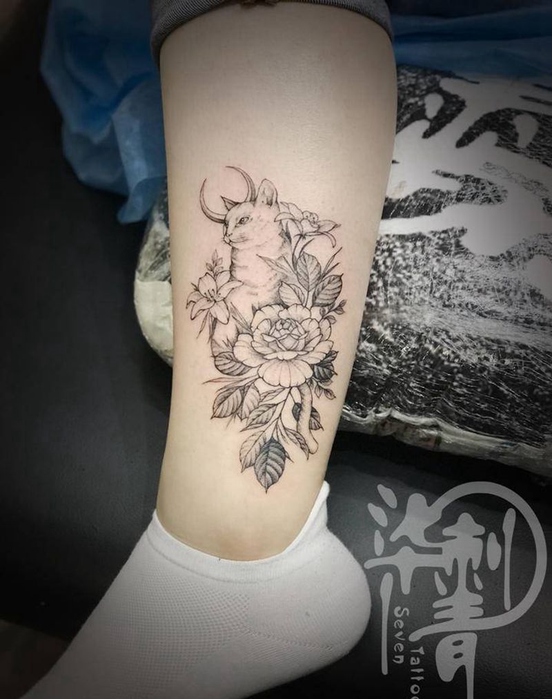 素花纹身图片_腿部新传统纹身图案