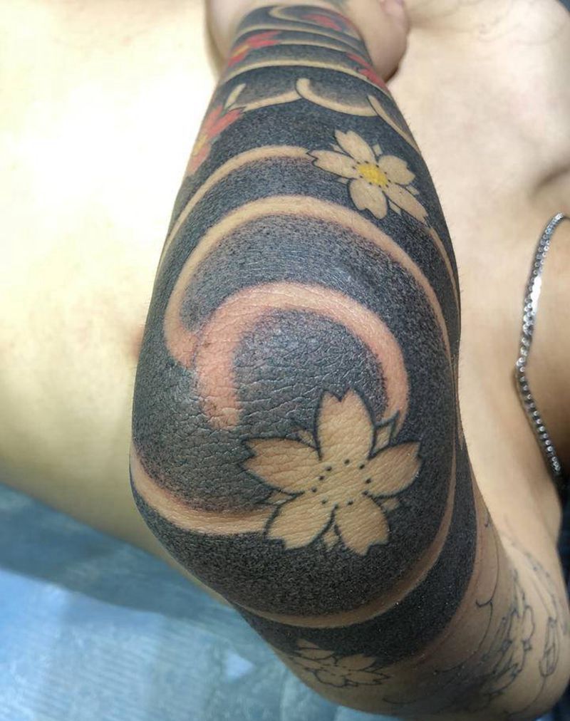 爆肘纹身图片_手臂老传统纹身图案