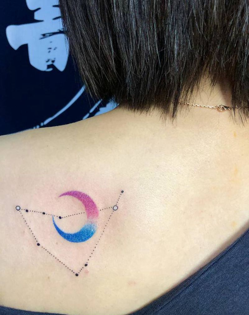 星座纹身图片_背部点刺纹身图案