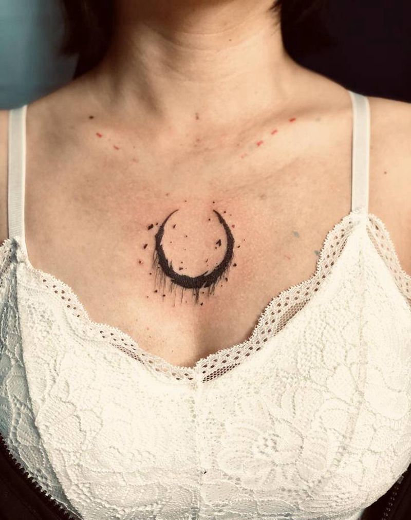 暗黑月亮纹身图片_胸部图腾水墨纹身图案