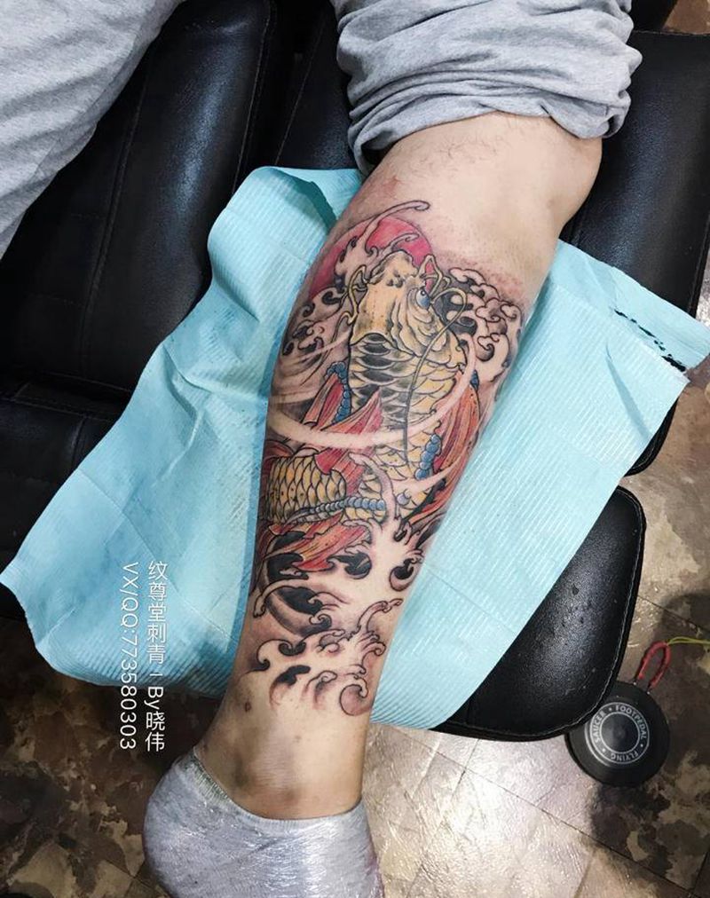 招财鱼纹身图片_新传统纹身图案