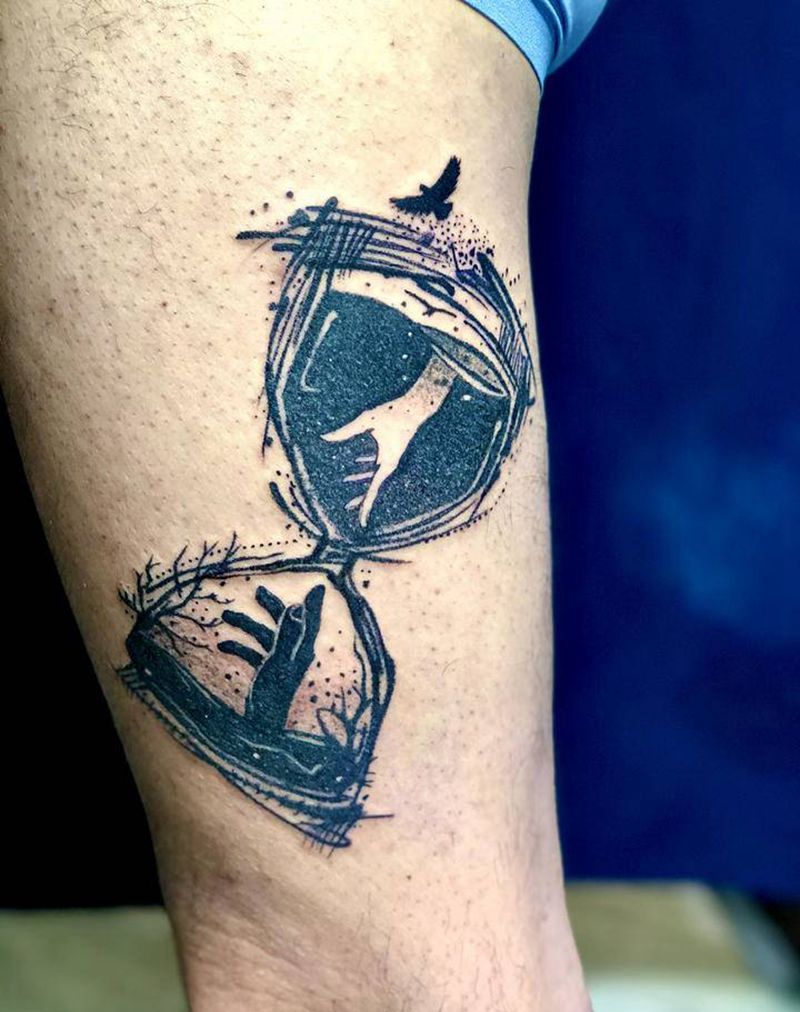 原创沙漏纹身图片_腿部点刺水彩纹身图案