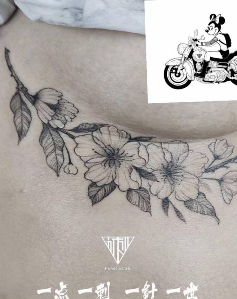 神秘的美丽纹身图片_胸部纹身图案