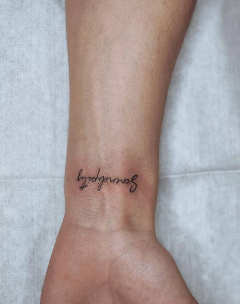 字母纹身图片_手部纹身图案