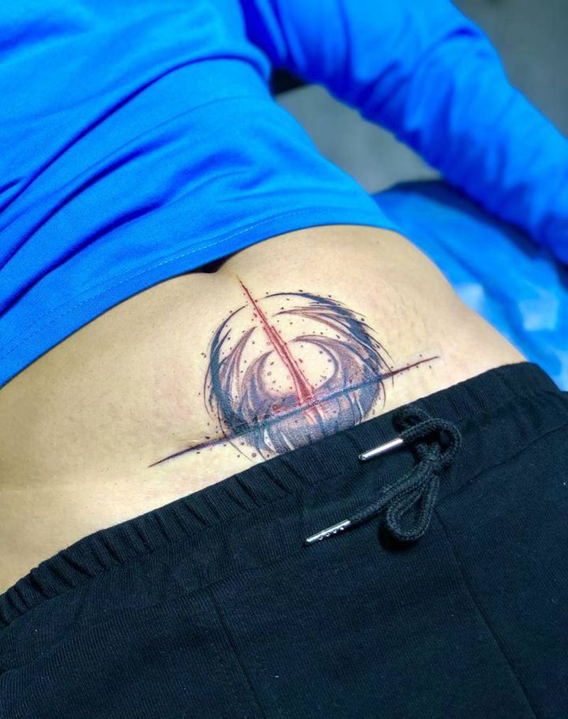 暗黑风月亮剖腹产疤痕遮盖纹身图片_腹部花体字纹身图案