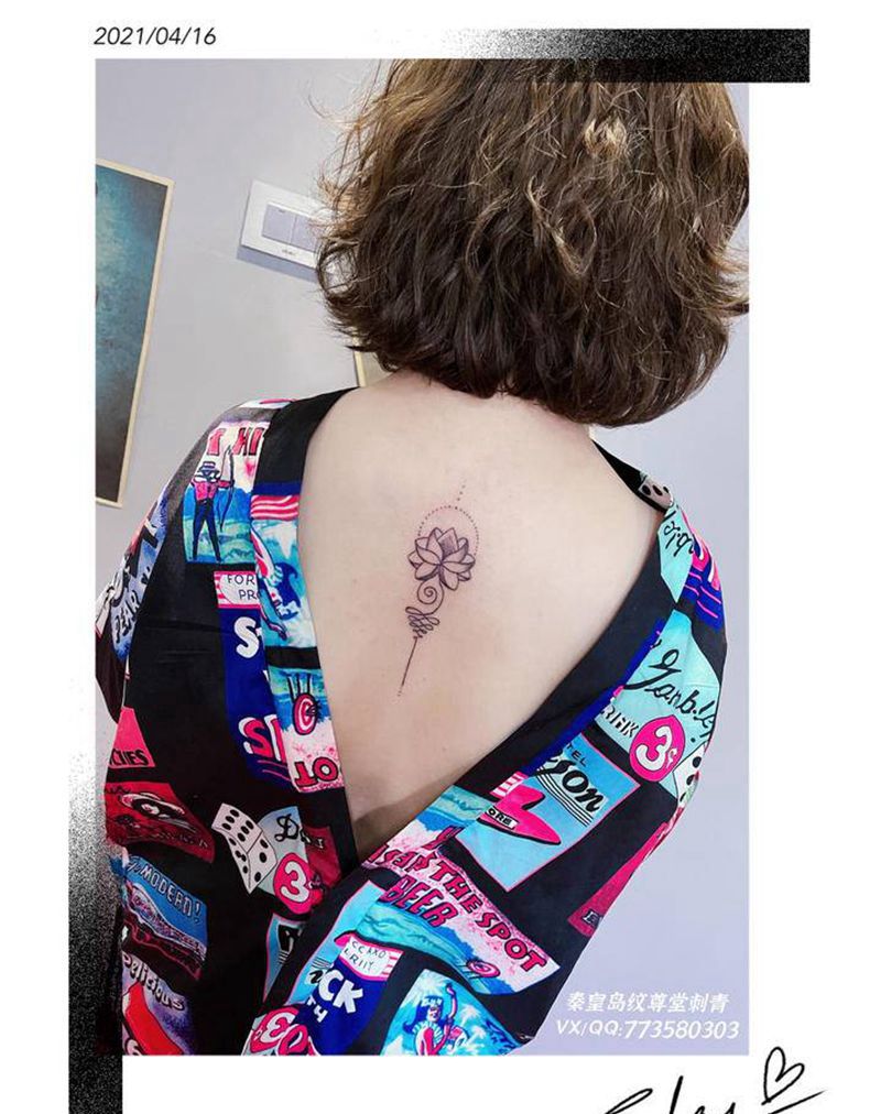 点刺素花纹身图片_点刺纹身图案