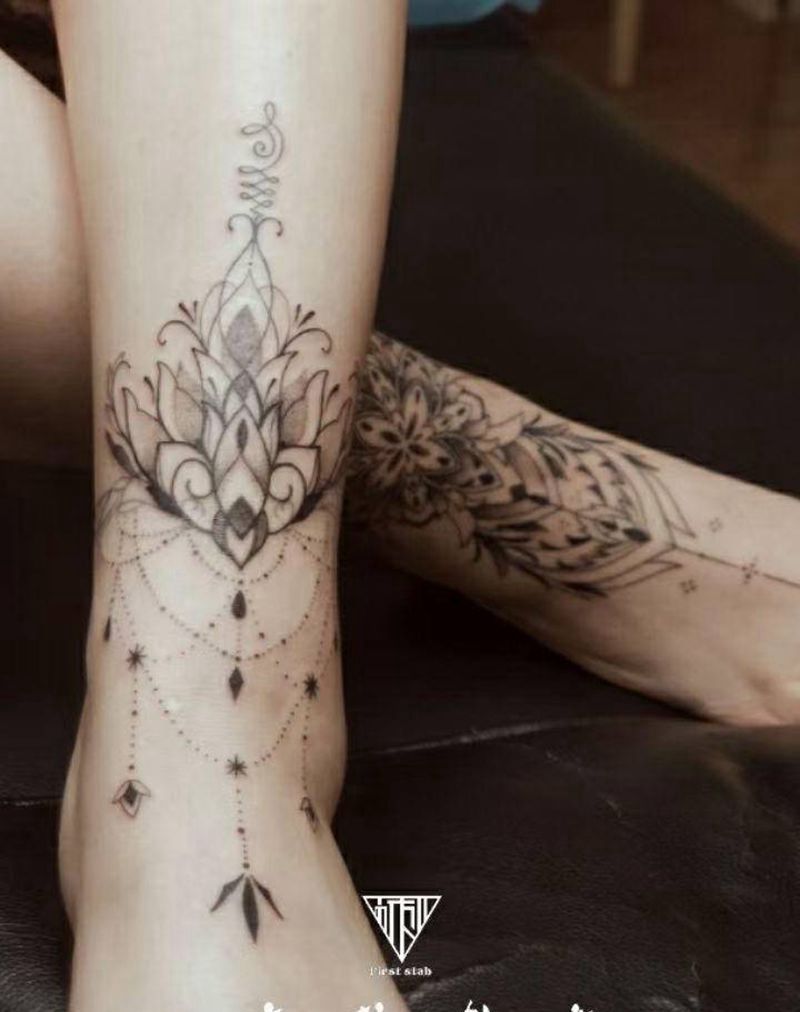 梵花另一只纹身图片_脚部纹身图案