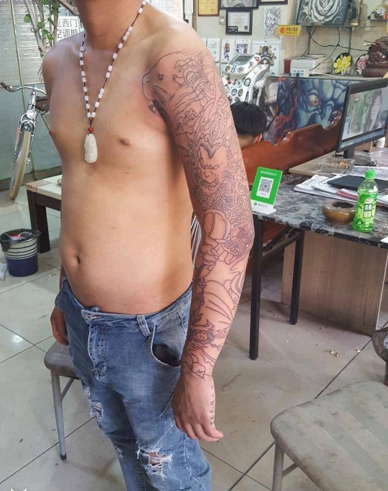 花臂线条纹身图片