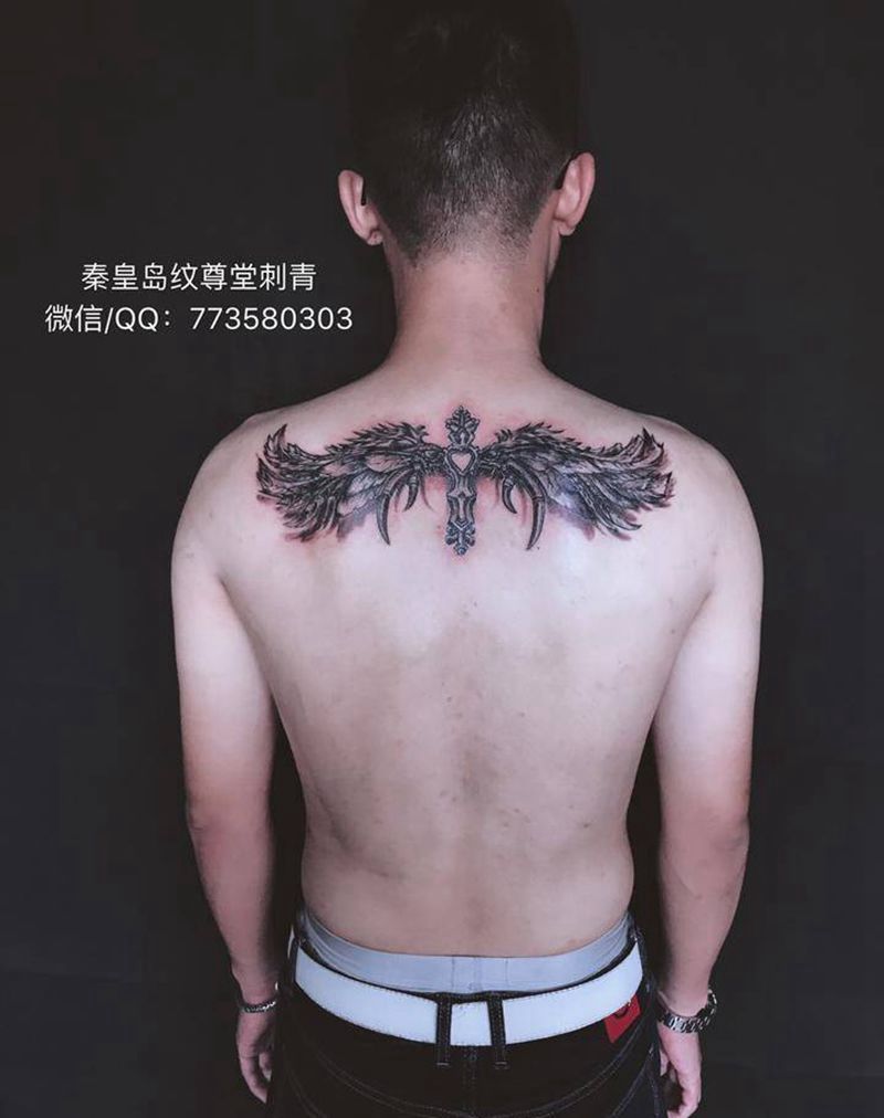 永恒的翅膀纹身图片