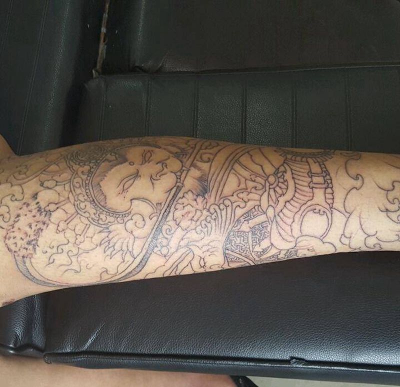 斗战胜佛（小腿外侧线条）纹身图片