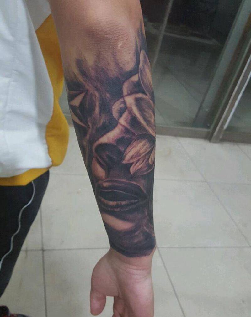 包小臂纹身图片