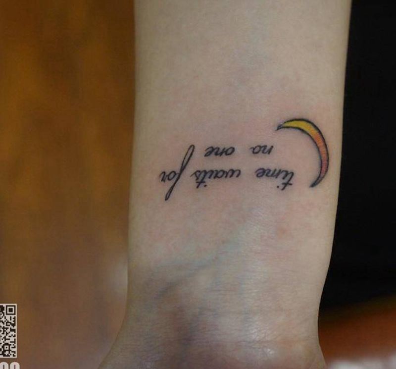 手腕小清新纹身图片_成品手臂清新原创惊蛰刺青字符纹身图案