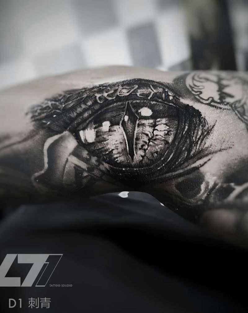 恐龙之眼纹身图片_New School点刺暗黑纹身图案