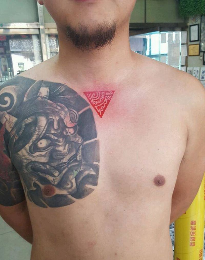 倒三角图腾纹身图片