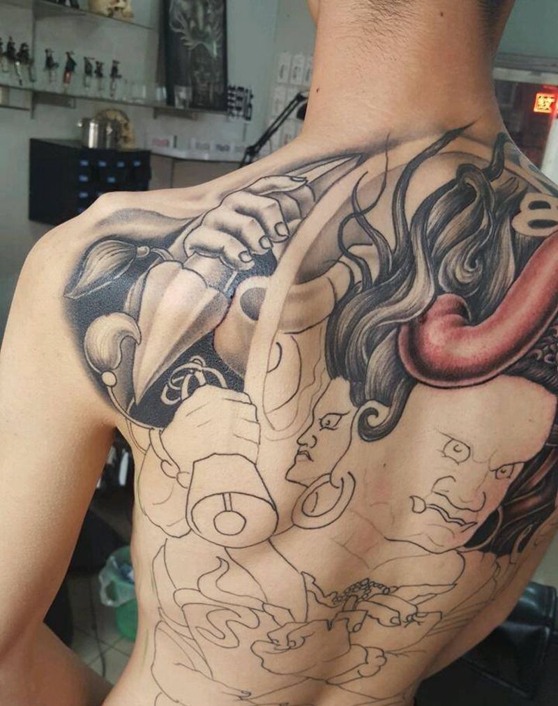 满背纹身图片