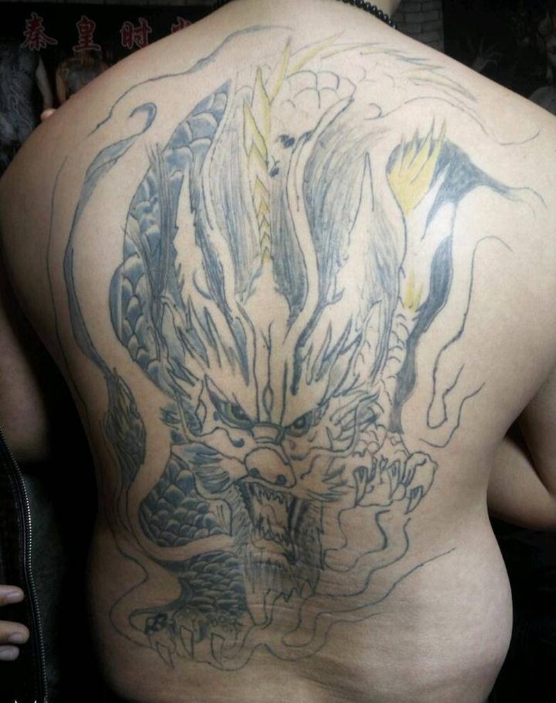 修改后背麒麟纹身图片