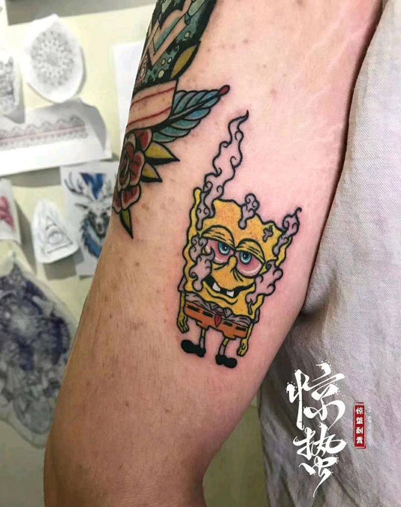 拼接花臂-海绵宝宝纹身图片_手臂Old School纹身图案