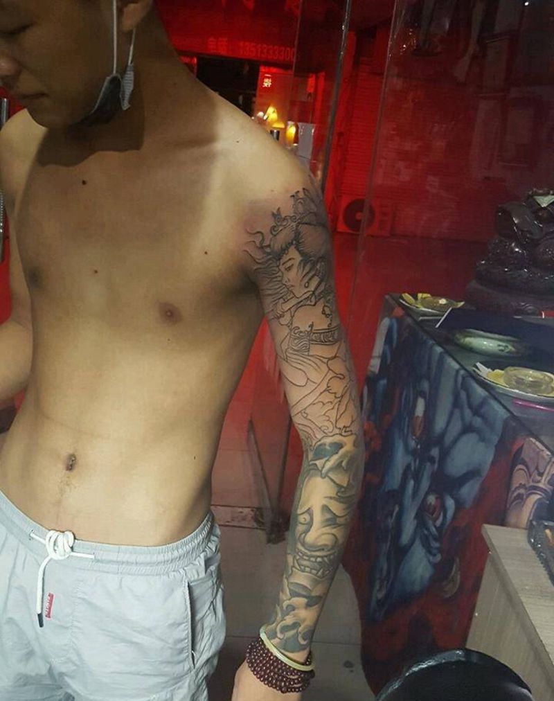 衔接花臂纹身图片