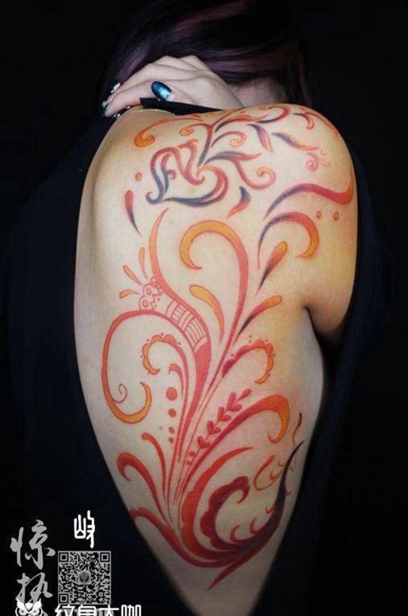 凤凰图腾纹身图片_背部清新传统动物原创纹身图案