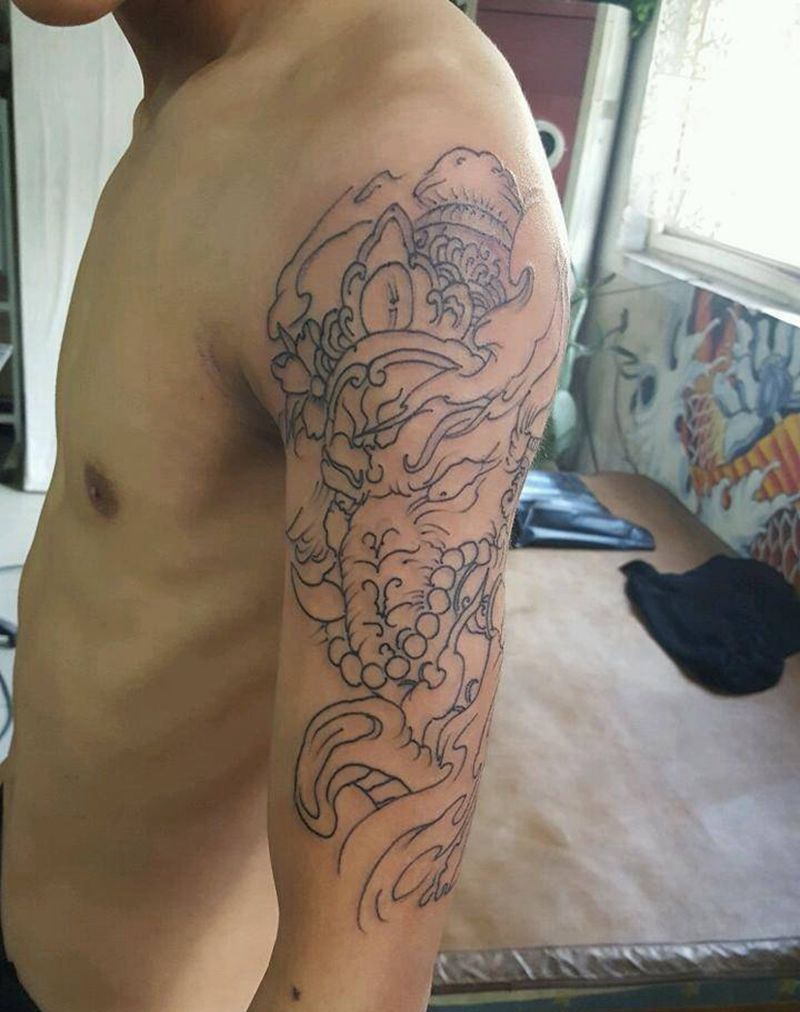 大臂线条纹身图片