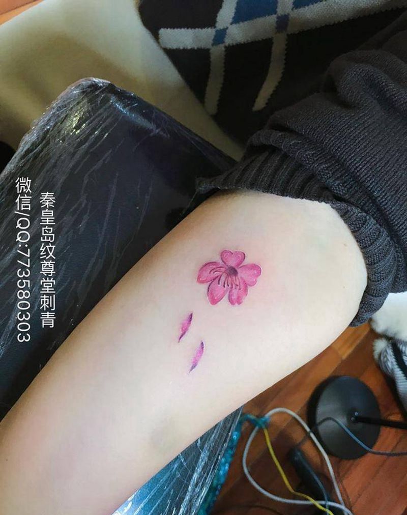 小花一朵朵纹身图片